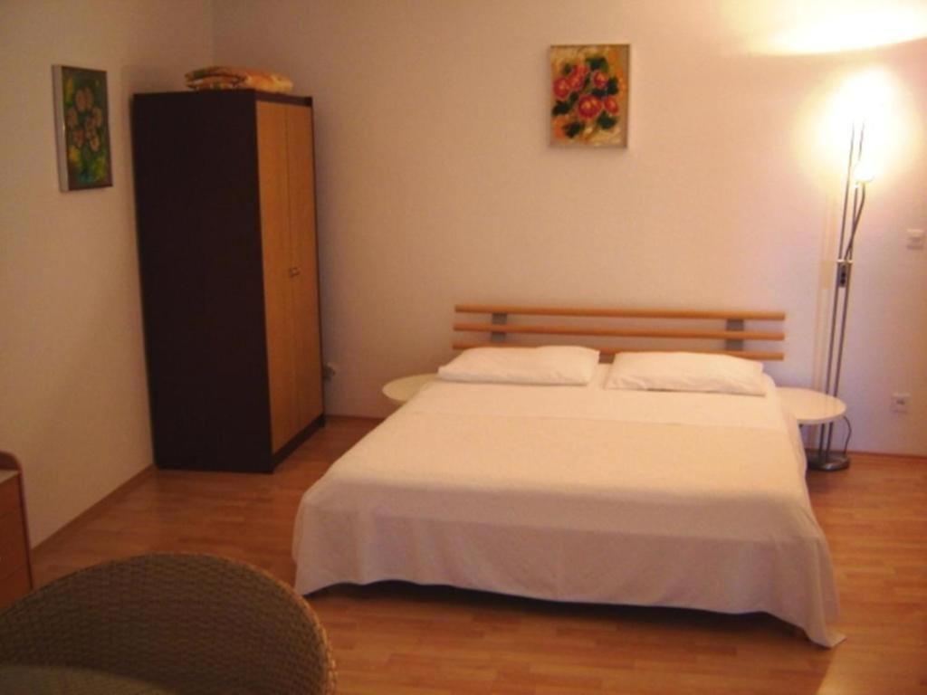 Apartment Zdravka Primosten Exterior photo
